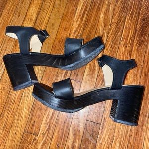 Great condition original American apparel black chunky wooden sandals 8